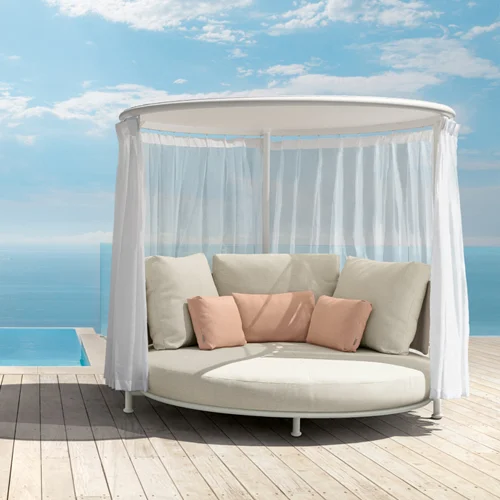 10 Stylish Outdoor Furniture Pieces with Hidden Storage for Cushions