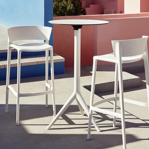 Vondom Outdoor Furniture – Sculptural, Modern, and Built to Last