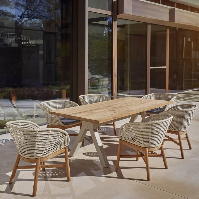 5 Proven Ways to Preserve Your Outdoor Wood Furniture from Sun Damage