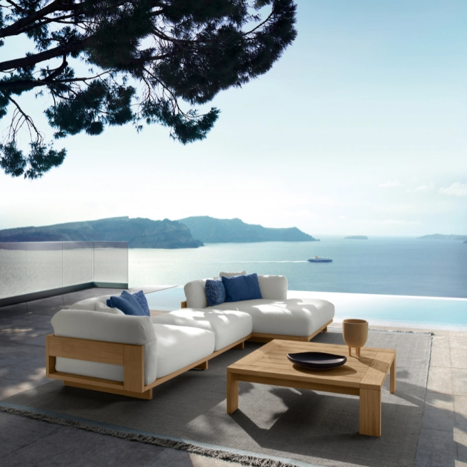 5 Ways to Safeguard Your Outdoor Wood Furniture from Mold Growth