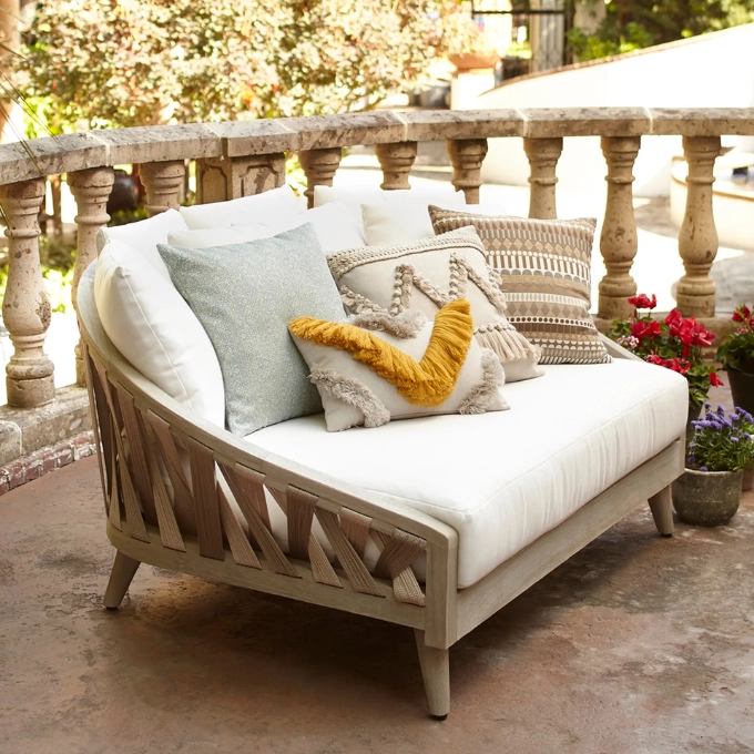 Foldable Patio Furniture Adds Elegance to Any Outdoor Setting