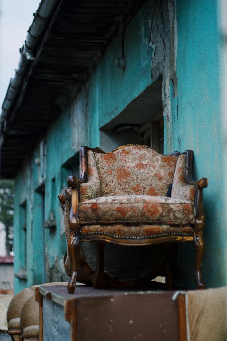 Effective Tips for Removing Stains from Outdoor Furniture – Say goodbye to stubborn stains with these simple solutions for your outdoor furniture.