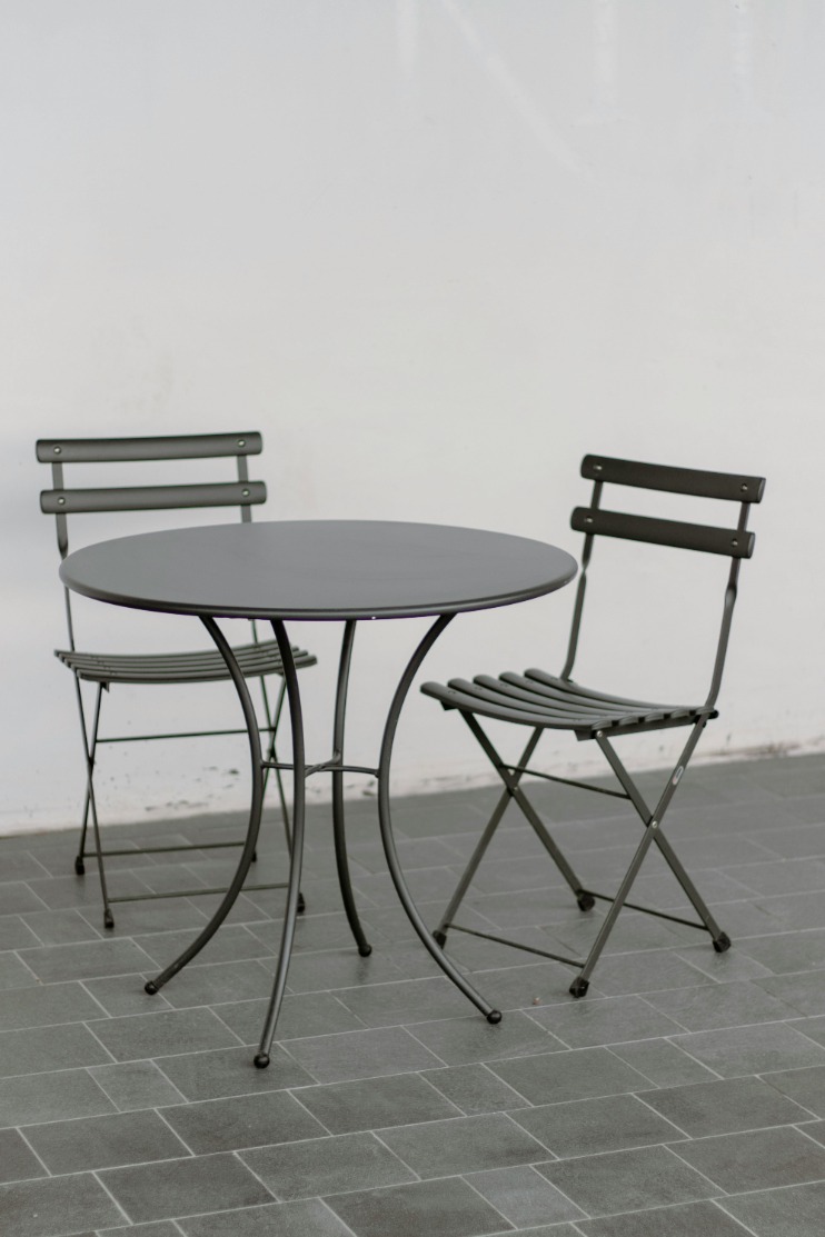 Restore Metal Patio Furniture: Remove Oxidation Easily