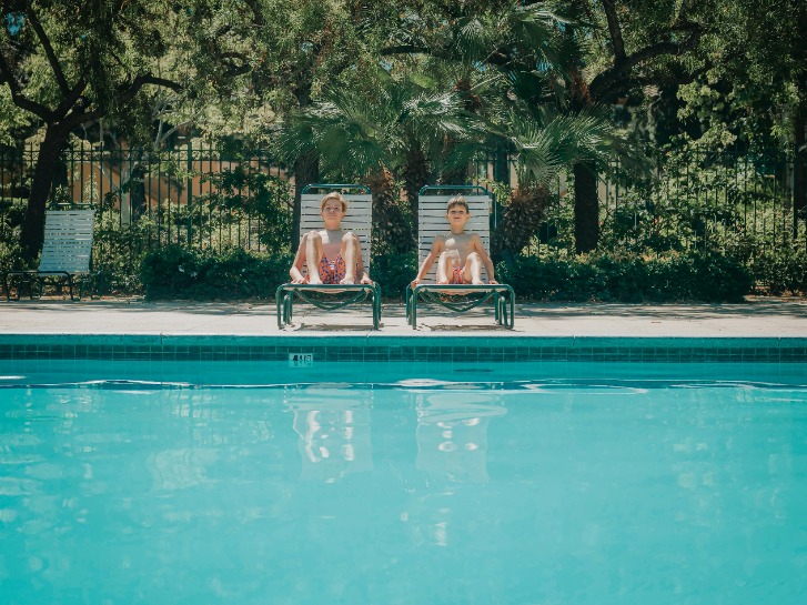 Discover the Best Pool Lounge Chairs for Your Tanning Ledge โ Stylish and Comfortable Options Available Now!