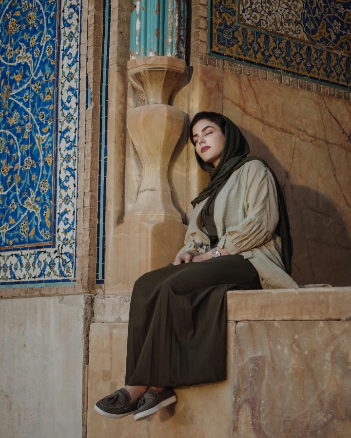 Discover the ultimate outdoor luxury with Ledge Lounger specifications – sleek design, durable materials, and perfect for any poolside oasis! 🌞🏊‍♂️