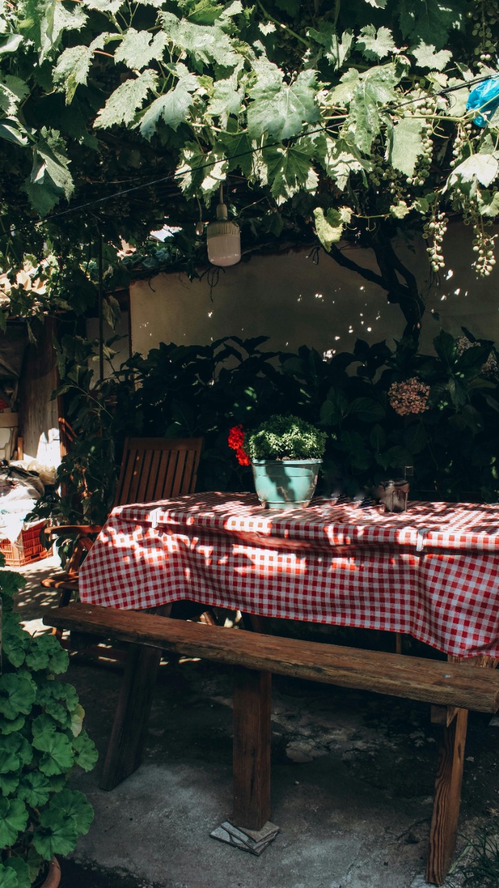 Discover the purpose of the mysterious green residue on your patio furniture – tackle the issue with these simple solutions! #patiocleanup #greengunk