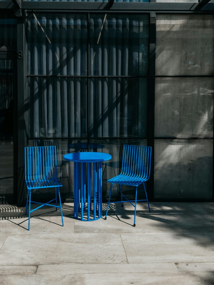 Effective Ways to Remove Mildew from Teak Outdoor Furniture – Say Goodbye to Mildew with These Simple Tips!