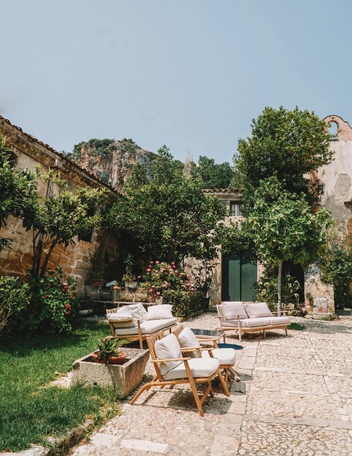 Best places to buy replacement cushions for outdoor furniture – find high-quality options at affordable prices online & in stores!