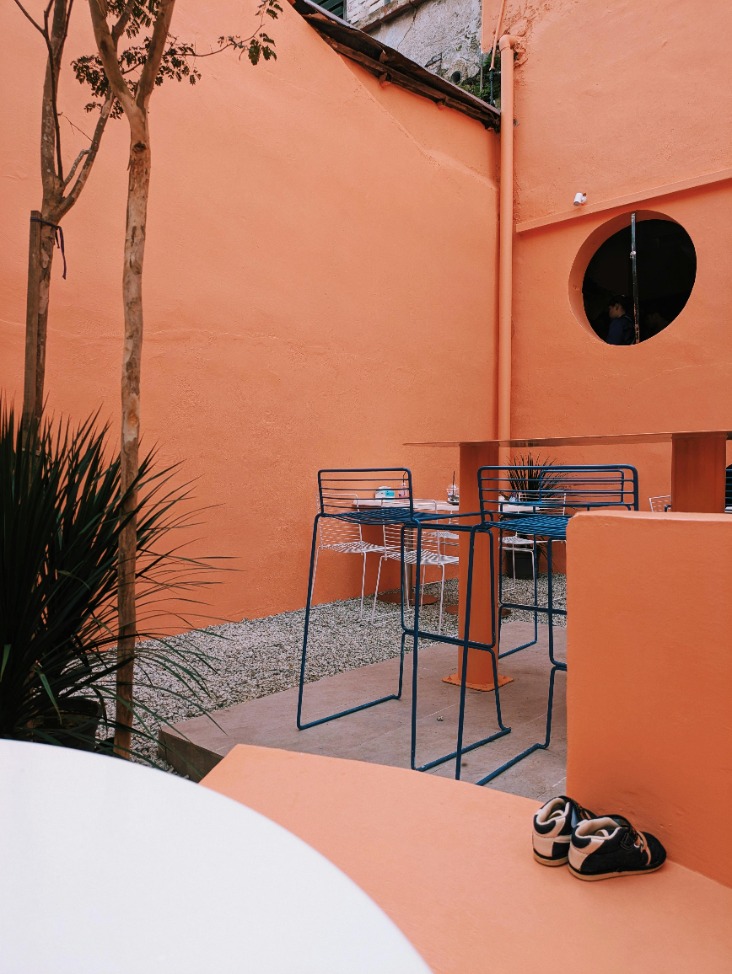 Protect Your Outdoor Round Table and Chairs with Durable Furniture Covers – Shop Now!