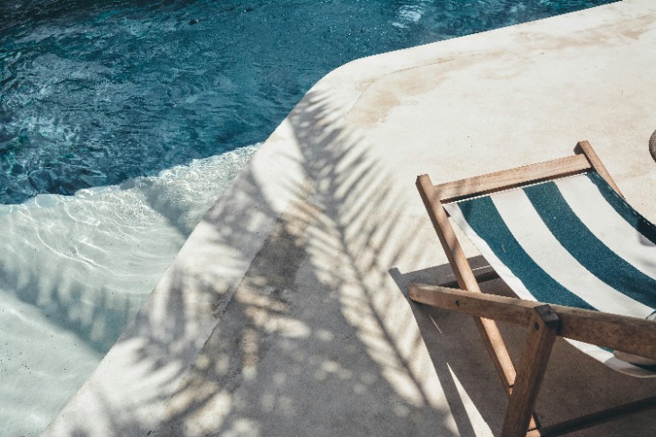 Upgrade Your Poolside Experience with the Best Deals on Pool Ledge Loungers – Shop Now and Save!