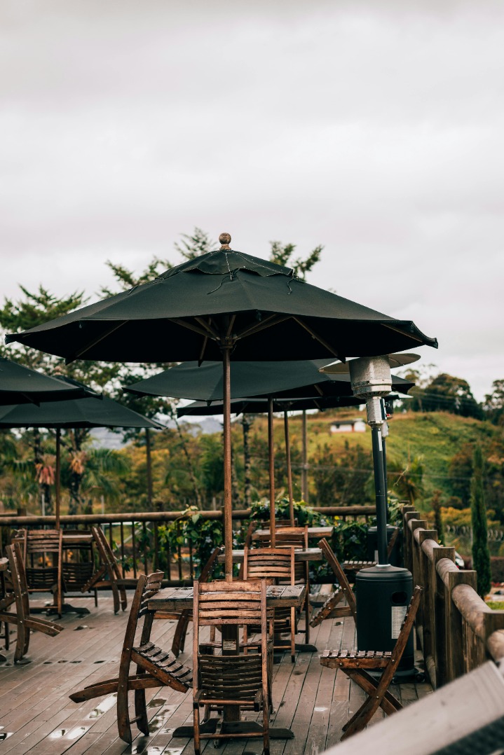Durable Outdoor Furniture for Florida: Shop the Best Pieces for Year-Round Comfort & Style in Sunshine State!