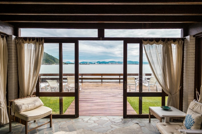 Effective Tips for Removing Rust from Patio Furniture: A comprehensive guide on how to easily clean rust off of your outdoor furniture.