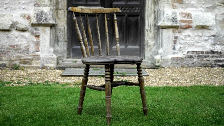 Discover if it’s safe to put patio furniture on artificial grass – tips, precautions, and maintenance advice you need to know before making a decision.
