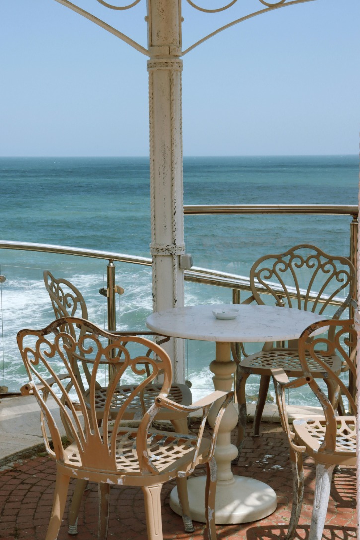 Effective methods for removing mold from metal patio furniture – tips and tricks for a clean and healthy outdoor space