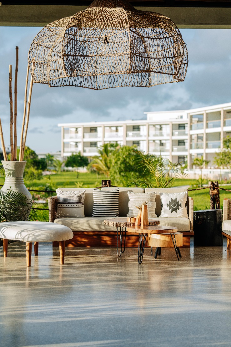 Effective Ways to Keep Spiders Away from Patio Furniture – Expert Tips and Tricks