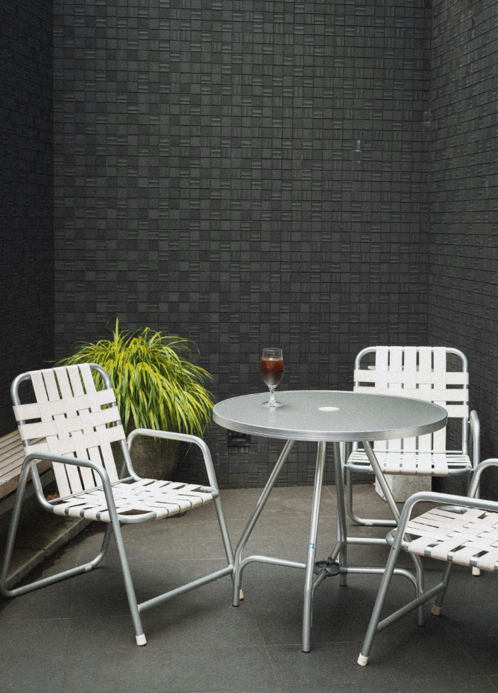 Effective Ways to Eliminate Spiders on Patio Furniture – Try These Proven Methods for a Spider-Free Outdoor Space