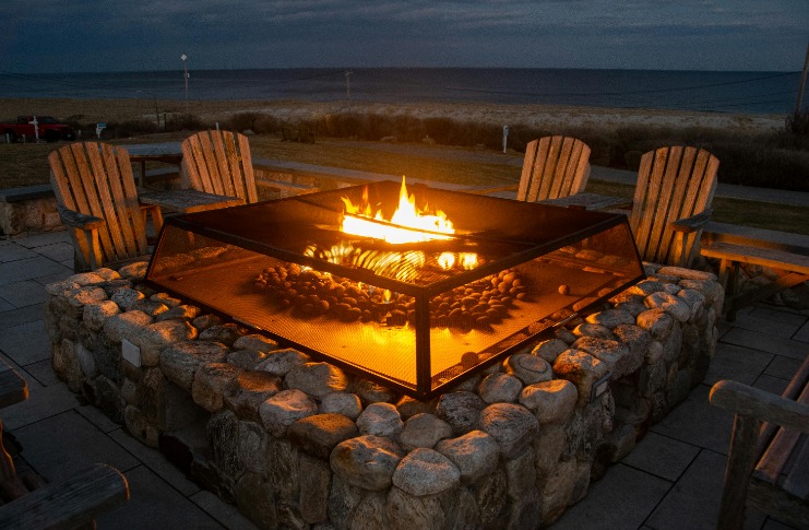 Effective Ways to Remove Tough Hard Water Stains from Patio Furniture – Say goodbye to stubborn mineral deposits with these simple cleaning methods!