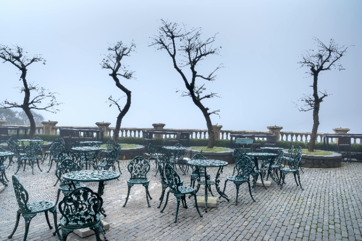Winterize your patio furniture: essential tips to protect your outdoor pieces from the elements and keep them looking great all season long