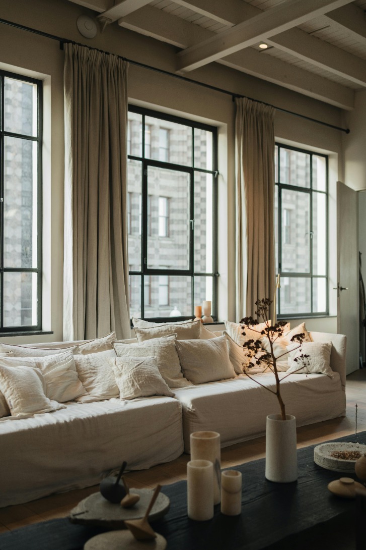 Keep your outdoor furniture looking pristine with these top tips for cleaning pollen off cushions. Say goodbye to yellow stains and hello to a spotless setup!